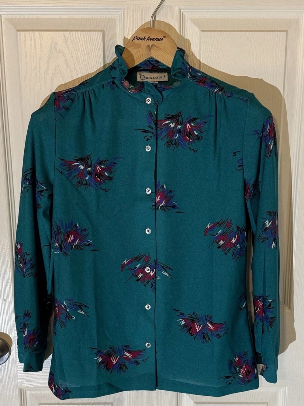 Vintage Queen Casuals Teal Abstract Print Blouse Size Small Ruffle Collar 80s